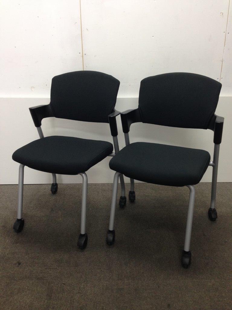 【2脚セット】コクヨ製スタッキングチェア　プロッティ　2脚セットのお値打ち価格！
                        プロッティ
                                    中古
            