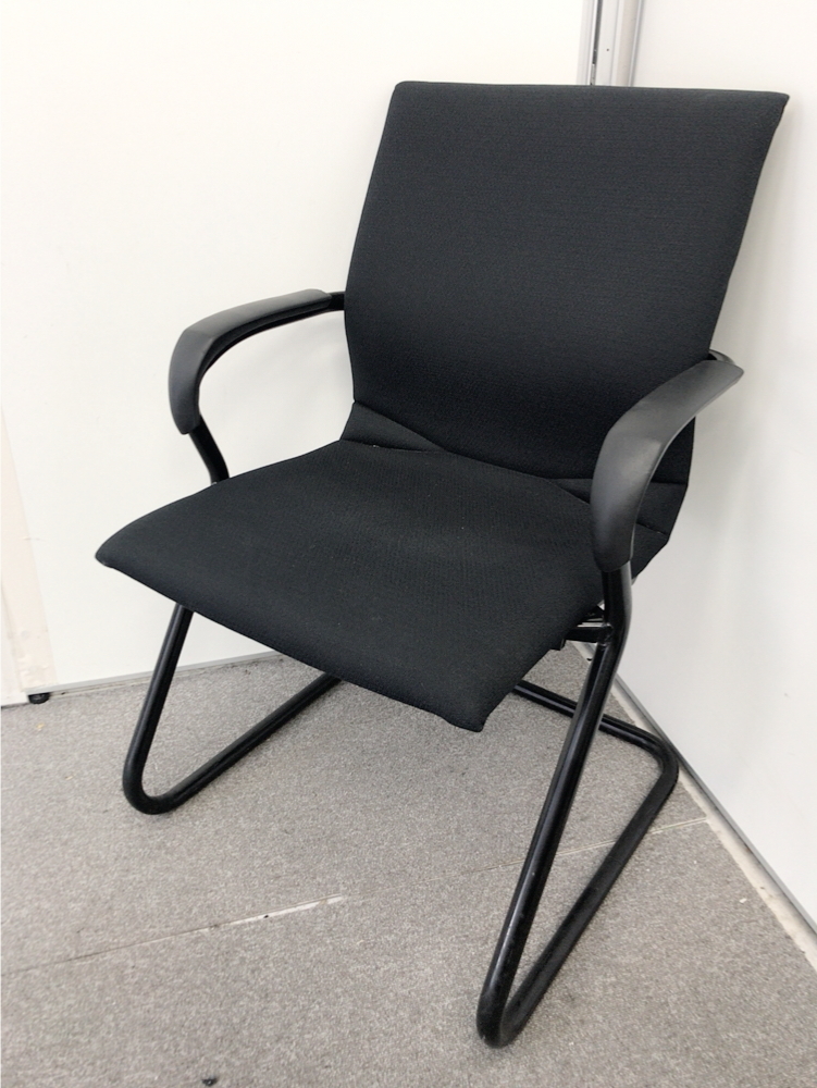 【スチールケース製】オシャレなミーティングチェア！ふかふかした座り心地で体に優しい！
                        プロテジェ
                                    中古
            