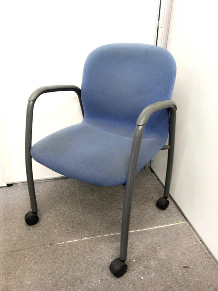【日焼け、傷ありの為、お値下げ】サンケイ製ミーティングチェア！
                        
                                    中古
            