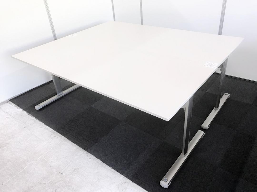 【セット商品！！】疑似大型テーブル W1800 D1500【便利なスタックテーブル！！】
                        　
                                    中古
            