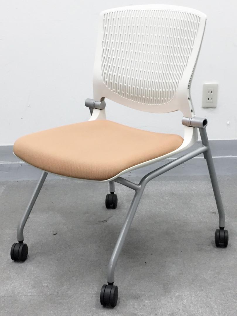 【KS】[纏めて入荷!!][流行のメッシュタイプ!!]会議室（ミーティングルーム）への導入がおすすめ　使わない時は畳んで収納可能な平行スタックタイプ[学習塾にも多くご依頼を頂いております。]
                        グラータ
                                    中古
            