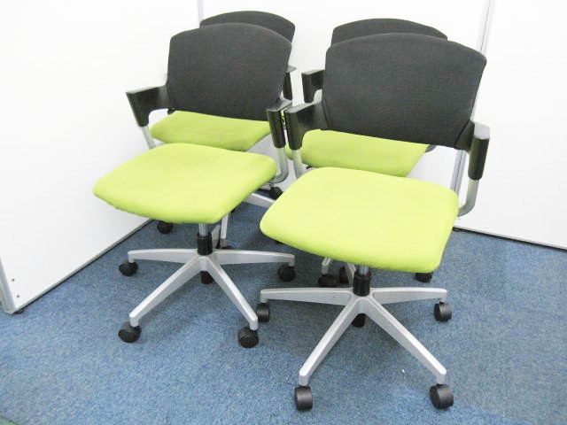 【\24,000→\20,000】【セットでの購入がお買い得！】珍しいコクヨ製 プロッティ(Protty)のキャスター付きミーティングタイプチェア！【少々使用感あり】
                        プロッティ
                                    中古
            