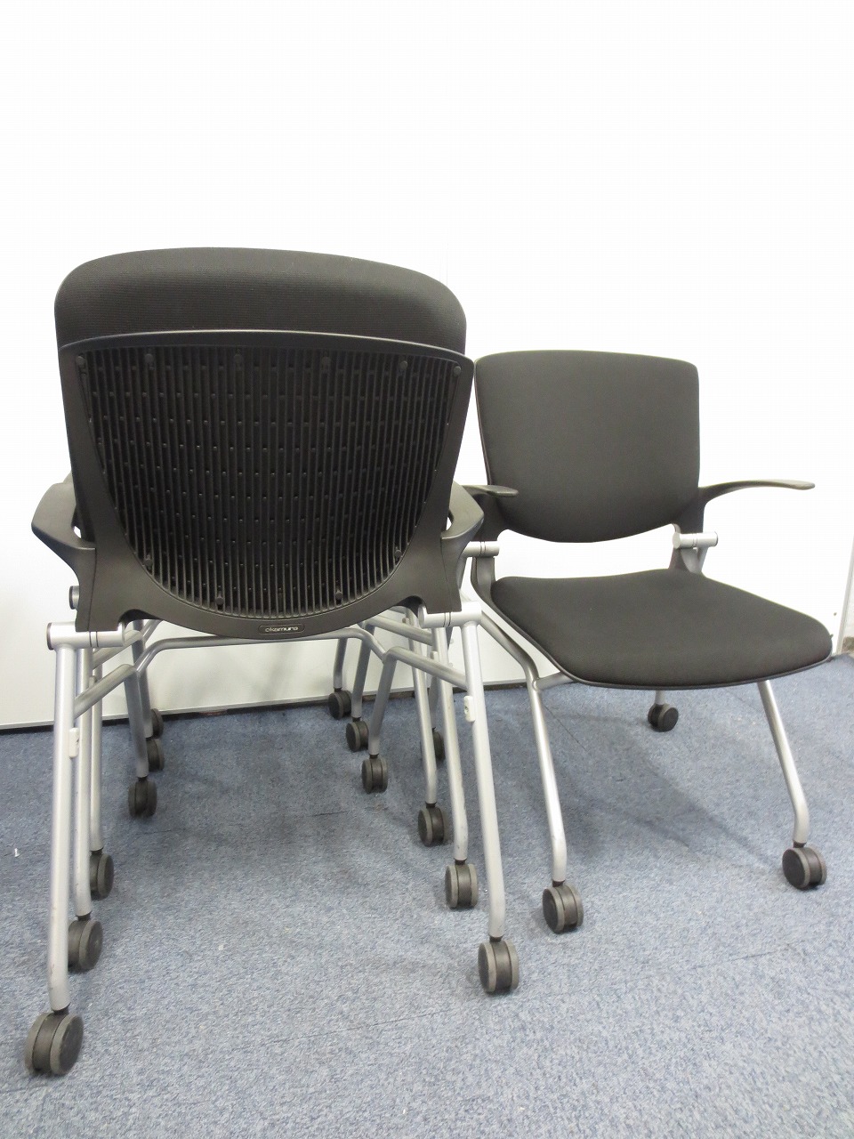 【4脚セットのご案内】【状態良好！2014年製】重ねて収納できる幅を取らないネスティングチェア！！
                        グラータ
                                    中古
            