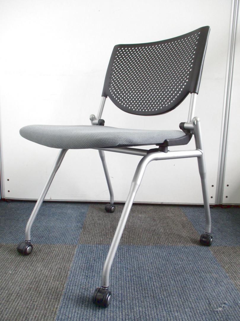 【横に重ねて収納可能！】定番のミーティングチェア！【背もたれ樹脂メッシュ！】
                        プロスタック
                                    中古
            