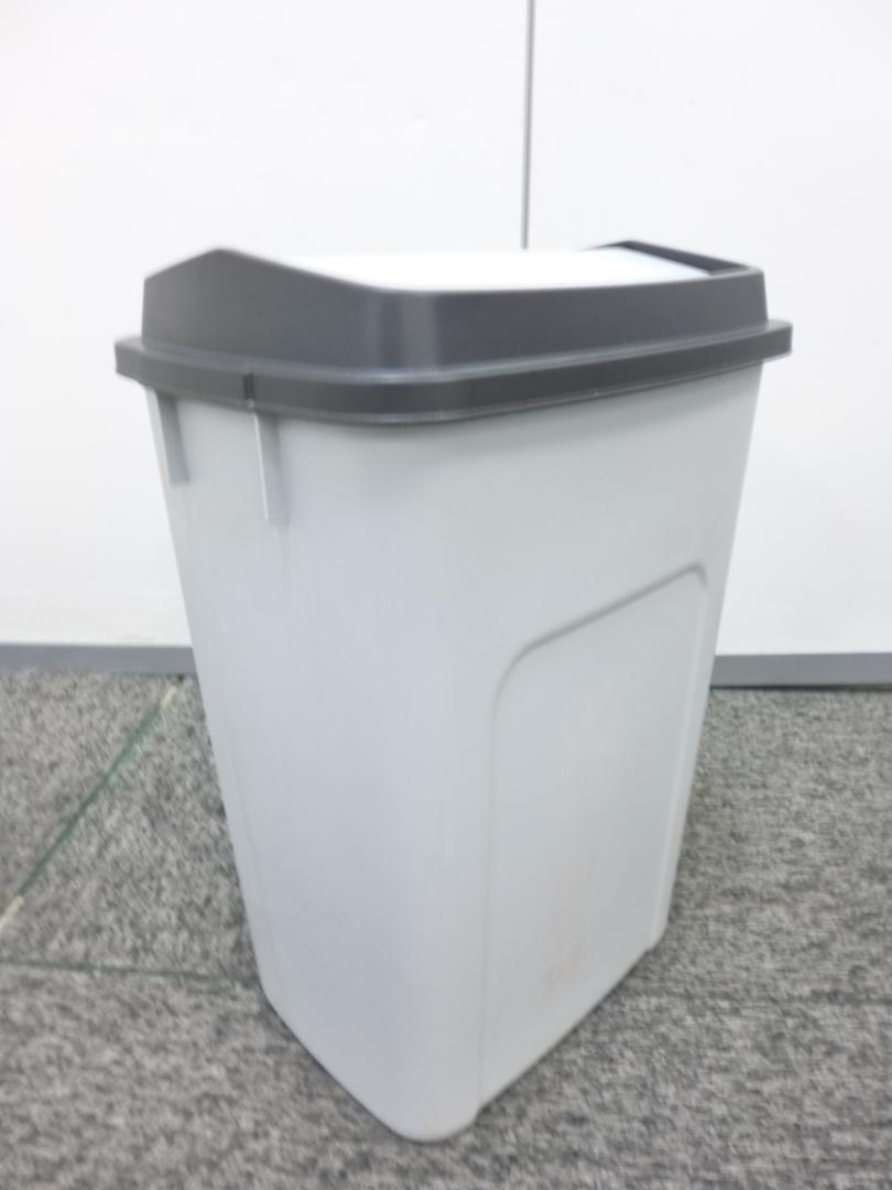 【1個限定】ゴミ箱！お部屋の必需品です！
                        
                                    中古
            