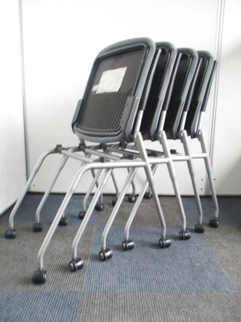 【お買い得な4脚1セット！】オカムラ製のプロスタック！【横に重ねて収納可能！】
                        プロスタック
                                    中古
            