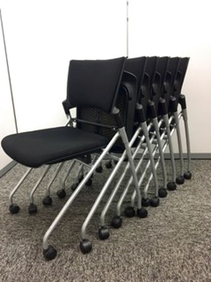 【セット商品！】【イトーキ製　ネスティングチェア　マノス】
                        マノス
                                    中古
            