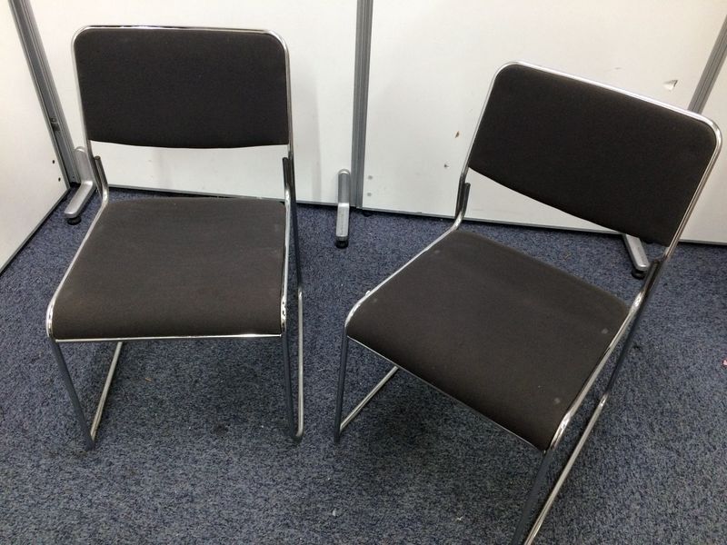 【2脚セット】汚れの目立ちにくいブラック色使わないときはしまっておける
                        
                                    中古
            