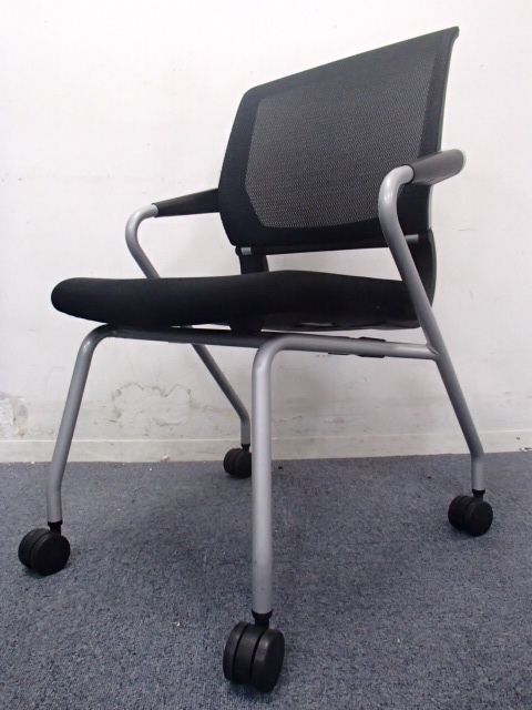 【4脚入荷！】コクヨ製｜ネスティングチェア｜肘付き｜おしゃれ｜ブラック
                        サテリテ
                                    中古
            