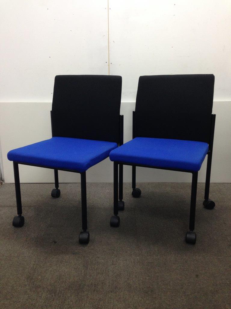 【2脚セットはお買い得】ナイキ製スタッキングチェア2脚セット
                        
                                    中古
            