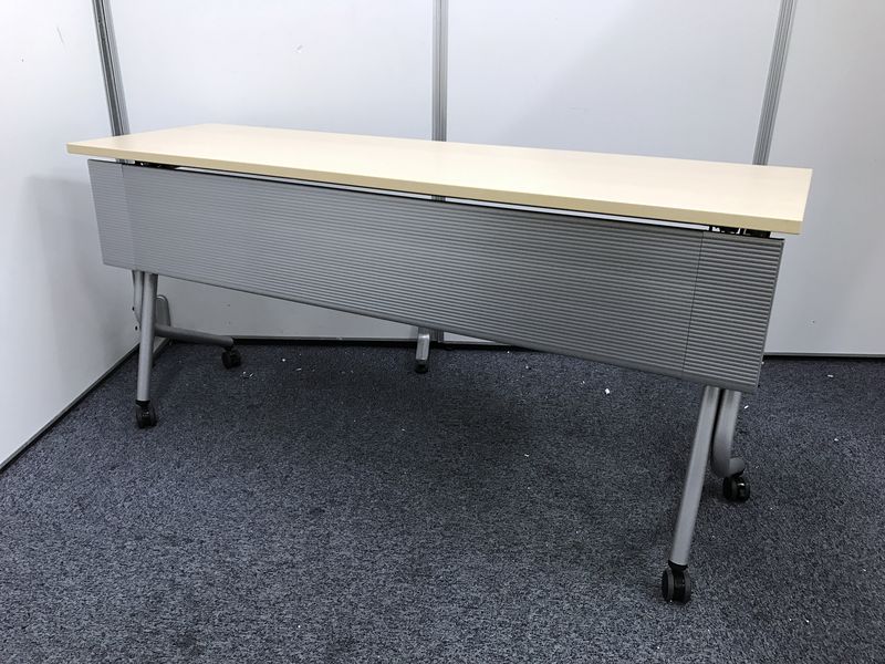 【2台入荷！】オカムラ製の平行スタックテーブル入荷！ナチュラル色でミーティングスペースを明るい雰囲気に♪
                        ネスティア
                                    中古
            