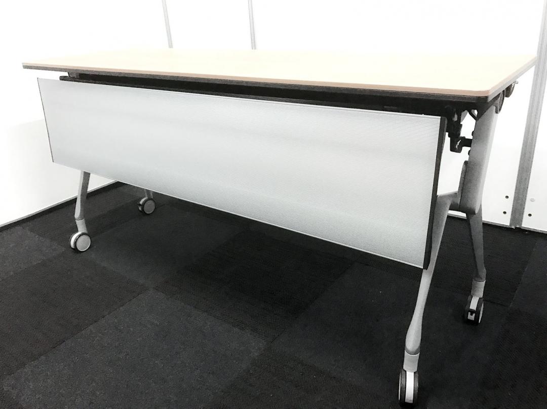 【省スペース商品！】平行スタック可能テーブル
                        その他シリーズ
                                    中古
            