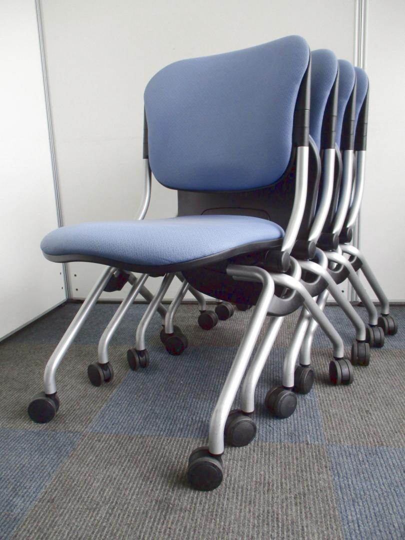 【お得な4脚1セット！】ブルー色のミーティングチェア！【横に重ねて収納可能！】
                        トーションライン
                                    中古
            