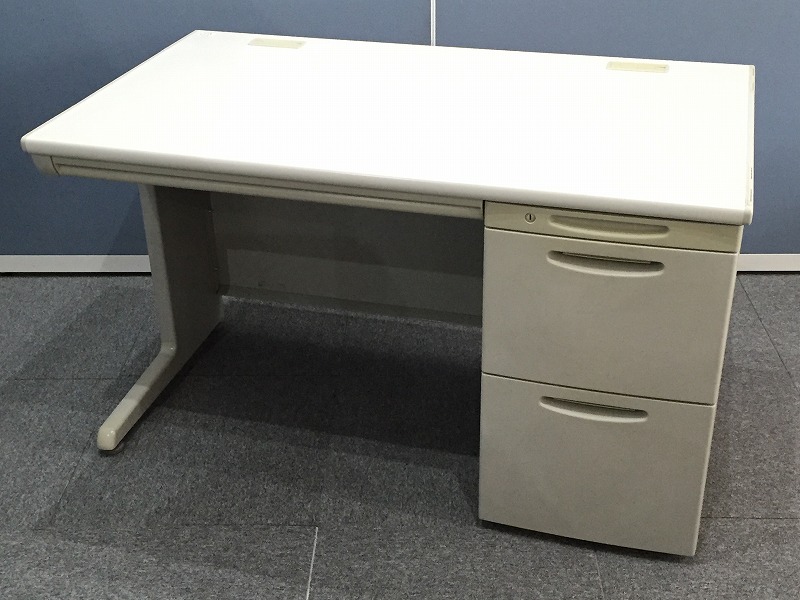 W1200幅｜オカムラ製SD-Vシリーズの片袖机が入荷！取っ手の丸さがポイント｜ロットお問合せ大歓迎
                        SD-Vデスクシステム
                                    中古
            