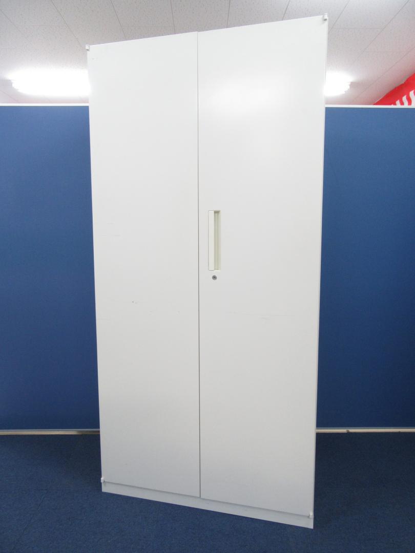 [希少なホワイトカラーの高さ1860mm]内田洋行(UCHIDA) 両開き書庫 HSシリーズ■大型取っ手で開け閉めしやすい!!天井高が低い場所でも安心設置、女性の方でも取り出しやすく人気のキャビネットです!!
                        HS
                                    中古
            