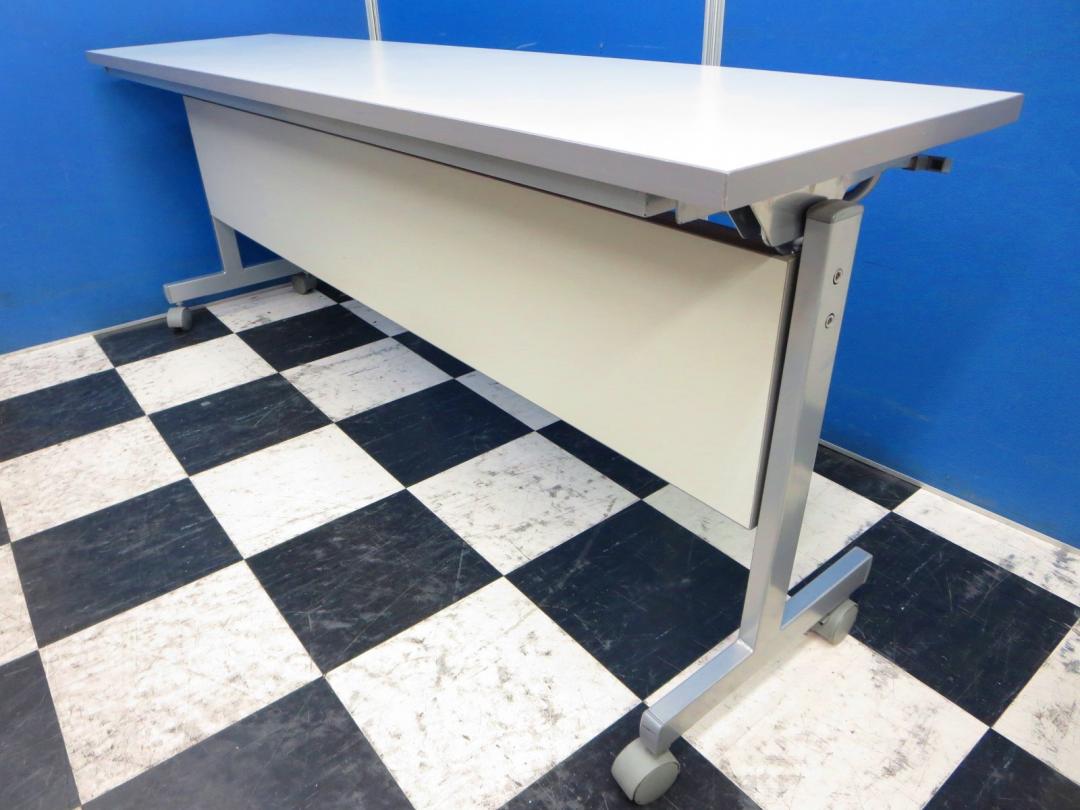 【￥13,000→￥8,000！】【大幅値下げ！】【大量入荷！】キャスター付きサイドスタックテーブル！
折りたたみ可能で省スペース！！■状態良好！ 
                        
                                    中古
            