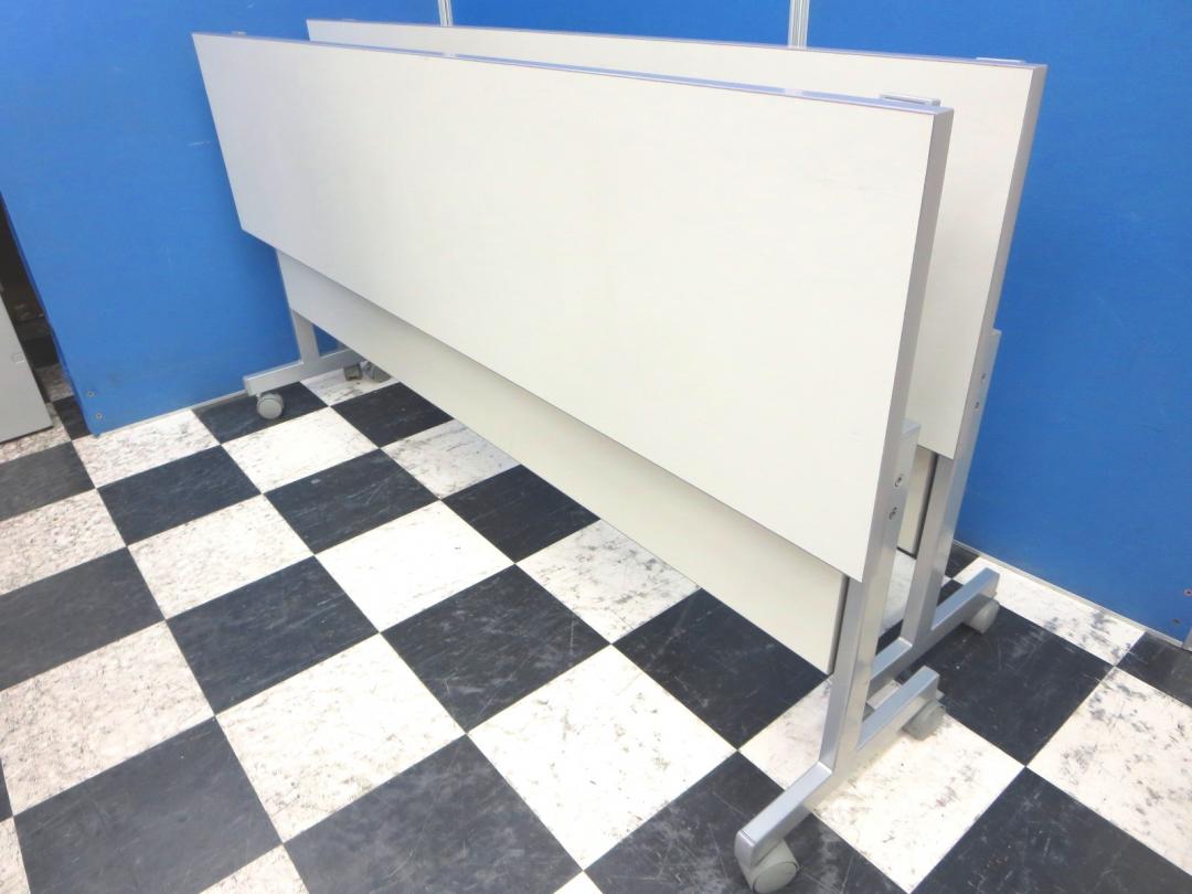 【セットでお得！】キャスター付きサイドスタックテーブル！ 折りたたみ可能で省スペース！！■状態良好！
                        
                                    中古
            