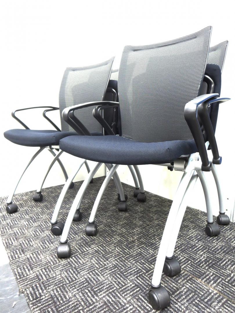 【4脚セットでお得！】海外メーカー製のネスティングチェア！デザイン性抜群！会議室や休憩室におすすめ！
                        X99　Chair
                                    中古
            