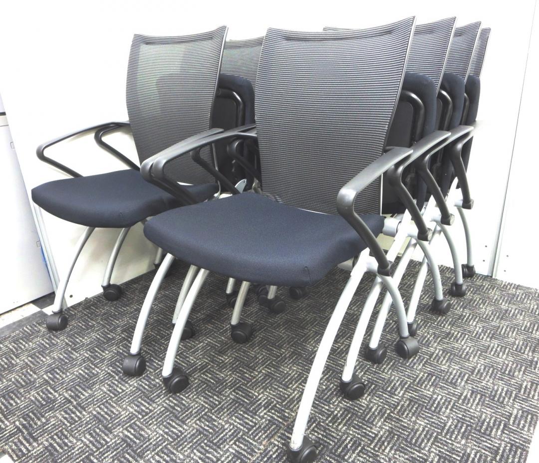 【8脚セット！】海外メーカー製のネスティングチェア！デザイン性抜群！かっこいい会議室や応接室に！！
                        X99　Chair
                                    中古
            