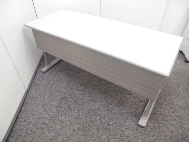 【限定1台！】オカムラ製スタックテーブル！　折りたたんでスペース活用！ 
                        
                                    中古
            