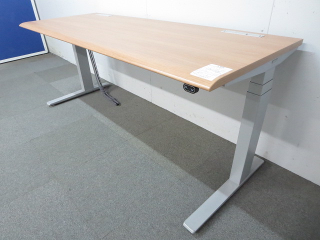 【今話題の上下昇降デスク入荷！】 ■健康維持とパフォーマンス向上にオススメ！【Okamura　Swift】スタンディングワークデスク ■【2015年製造品・状態良好！】オカムラ　スイフトシリーズ
                        Swift
                                    中古
            