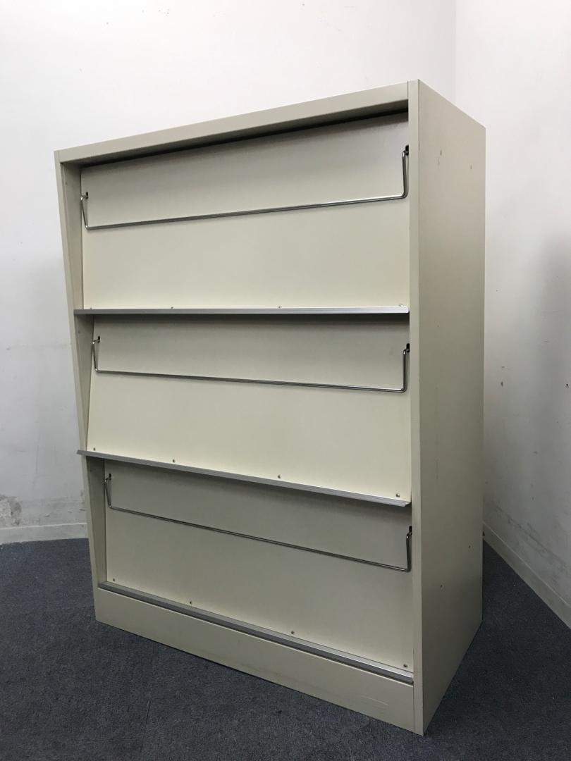 【1台入荷！】雑誌架｜パンフレットをおしゃれに陳列！｜
                        KO-11042
                                    中古
            