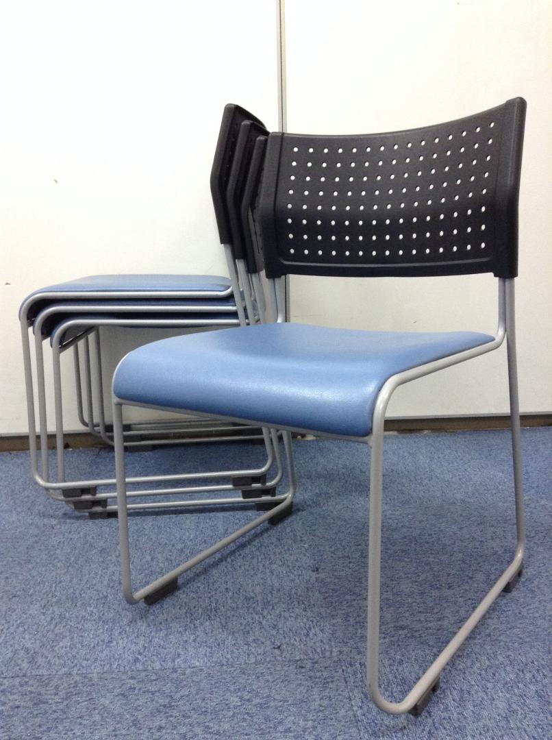 【4脚セット】スタッキンギチェア　単品購入より1,000お得！！
                        ライタス
                                    中古
            