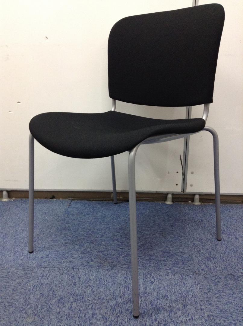 【プラス製】フィトナシリーズ　ブラック色　スタッキンチェア！！
                        フィトナ
                                    中古
            