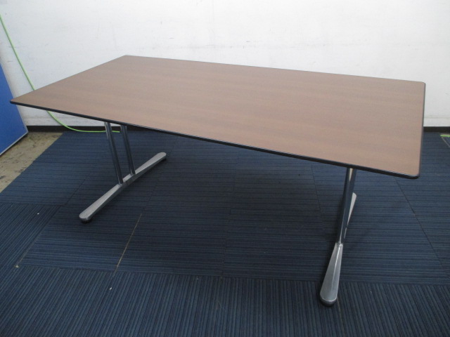 【高級感漂うブラウンカラー×木目】オカムラ製高級会議テーブル■インターレイスシリーズ・ブラウン天板【ミーティングテーブル】【中古オフィス家具】
                        インターレイス
                                    中古
            