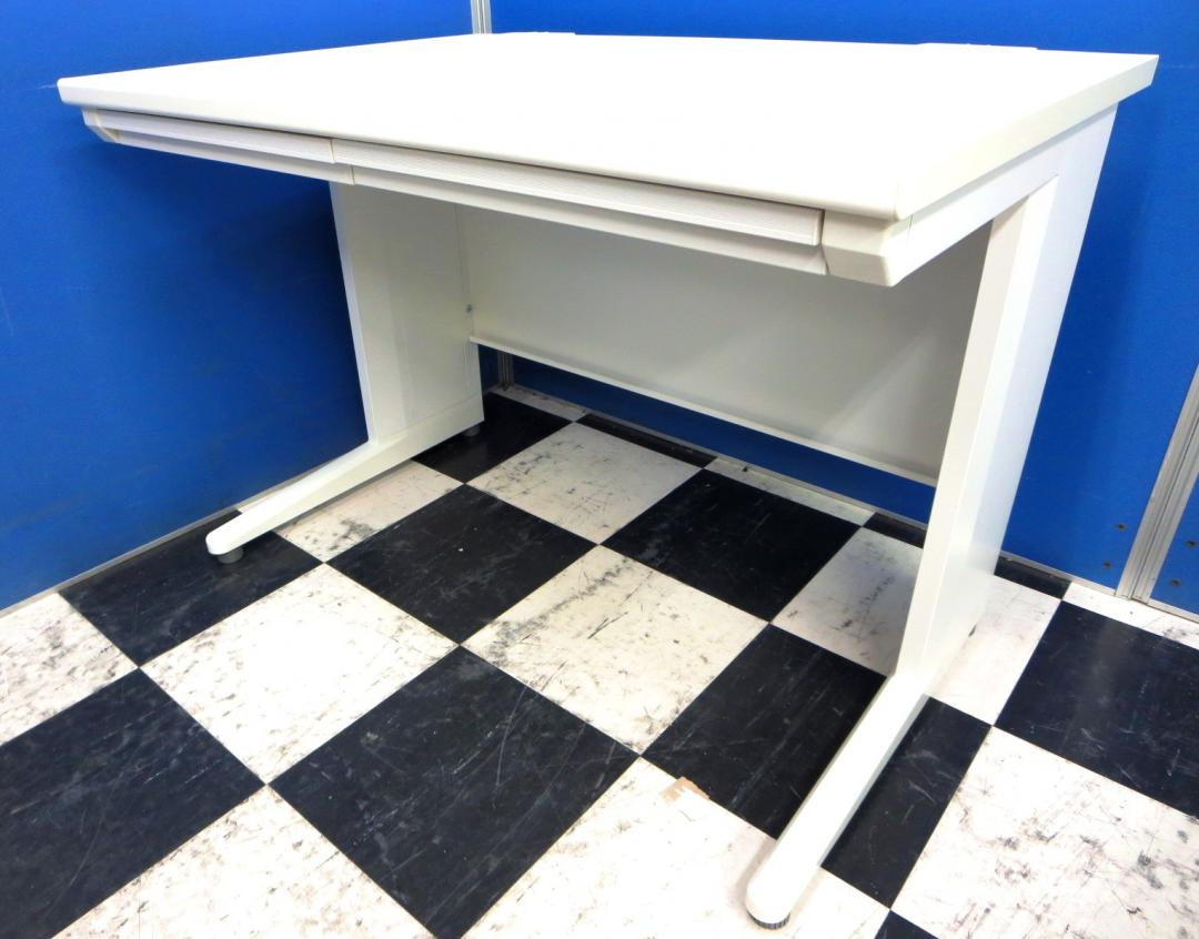 【新古品】カグクロ製新品同様デスク！幅1000㎜の定番サイズ！
                        
                                    新古品
            