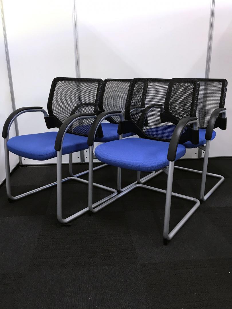 【メッシュチェアがお得な4脚セット！！】オカムラ製エアリチェア
                        エアリ
                                    中古
            