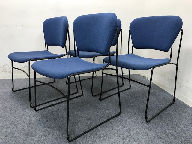 【4脚セット！】スタッキングチェア｜シックなネイビー｜会議用におすすめです。
                        シティオチェア
                                    中古
            