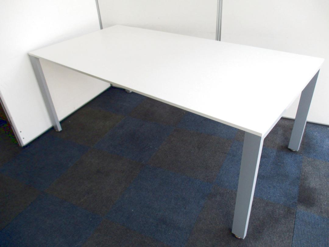 【6名様でご利用おすすめ！】1800×900の大型テーブル！【清潔感溢れるホワイトカラー！】
                        
                                    中古
            