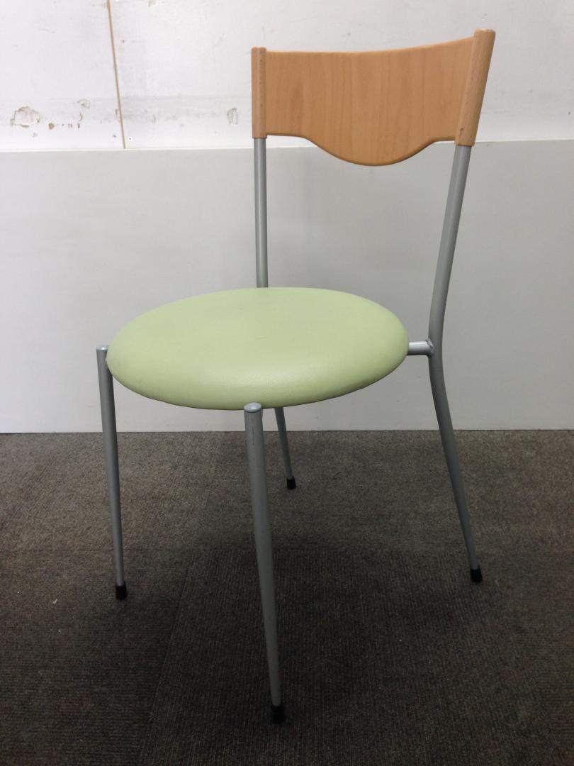 【早割20％オフ！】【8脚入荷！】オカムラ製｜可愛いカラーのスタッキングチェア！
                        
                                    中古
            