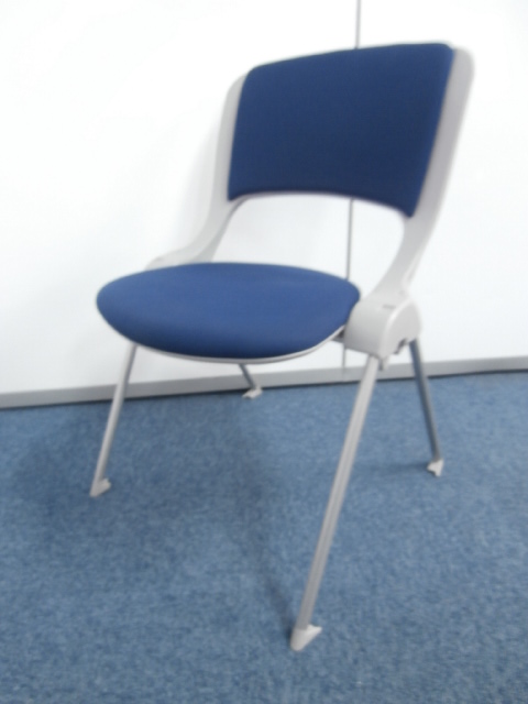 【20脚限定入荷！！！デザイン・座り心地に優れたチェア！！】
                        
                                    中古
            