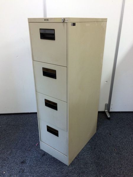 【扉の一部不具合のため特別価格】A4ファイルキャビネット【書類保管に便利な書庫】
                        
                                    中古
            