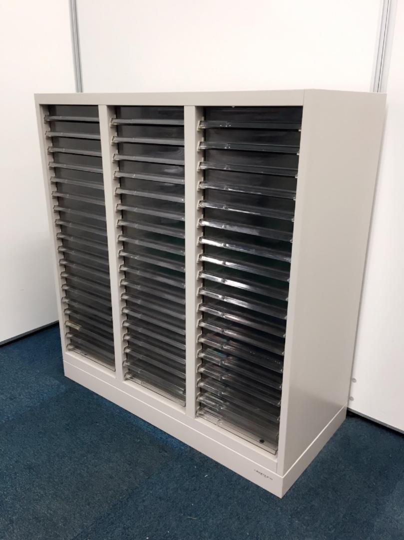 【1台限定！！】中古市場で希少なクリスタルトレーが1台限定で入荷致しました！！オカムラ製なので、安心の品質です！！
                        
                                    中古
            