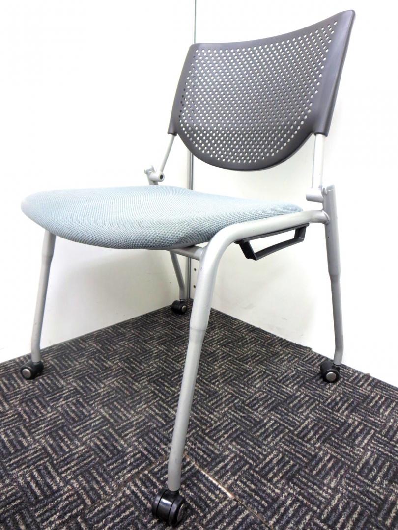 【ロット入荷！】軽い、頑丈、デザイン良しの３拍子揃った会議用チェア！今なら8脚揃います！！さいたま店おすすめ！
                        プロスタック
                                    中古
            