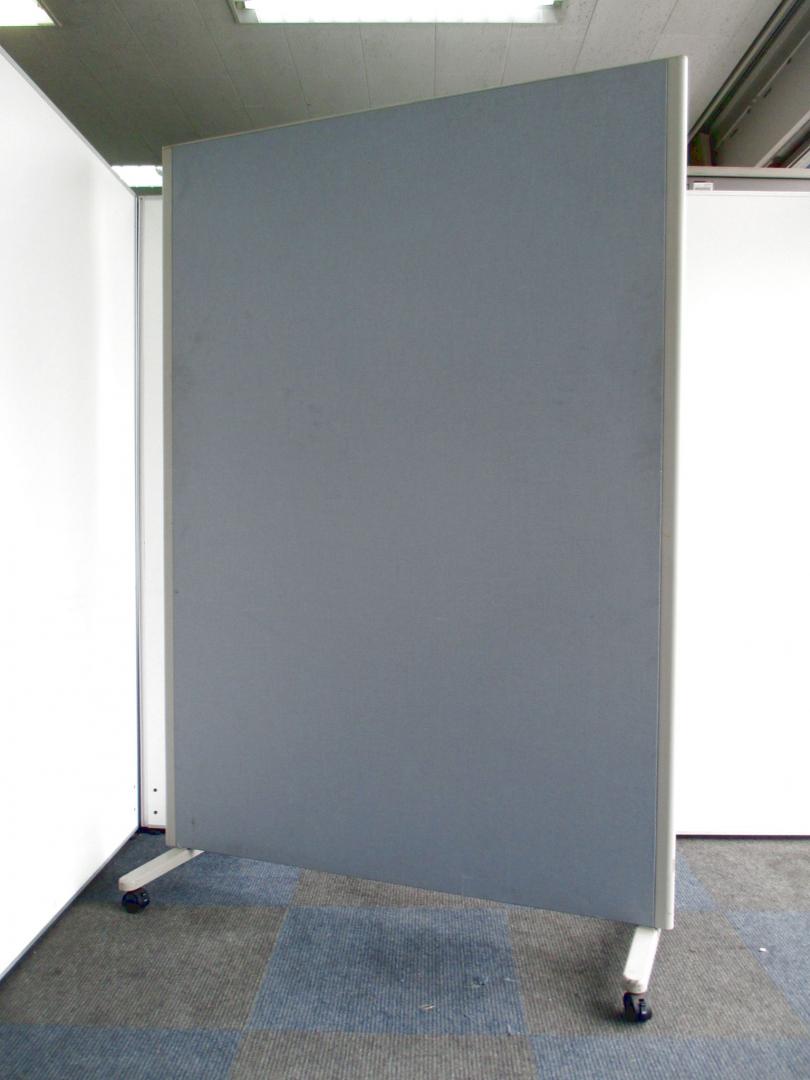 【簡易目隠しに！】珍しいコクヨ製自立式ローパーテーション！キャスター付きで移動も楽々！
                        
                                    中古
            