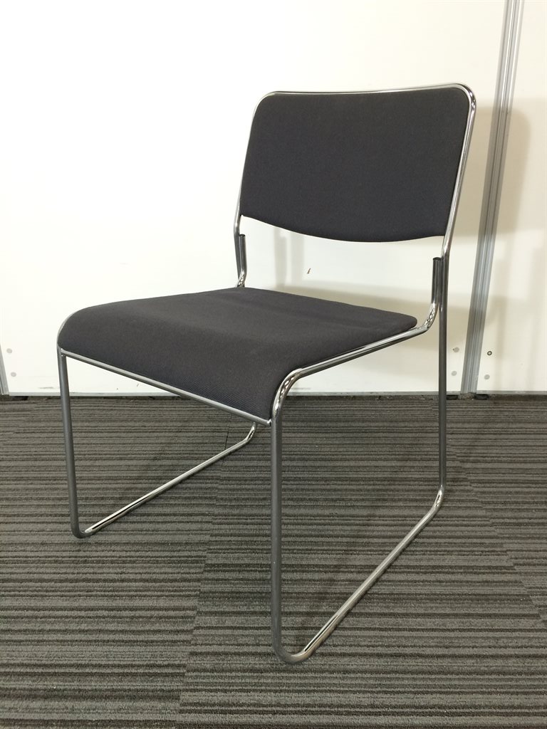 【ロット入荷！】使う場所を選ばないシンプルなスタッキングチェア
                        
                                    中古
            