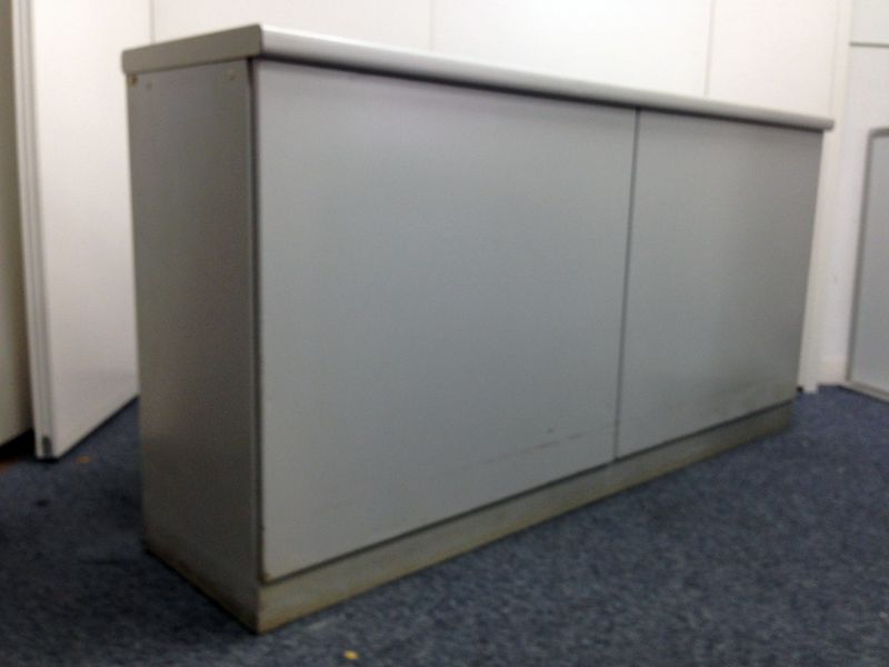 【どうせすぐ汚れるから…といった場所の設置に最適！】【使用感はありますが、破格のカウンター】
                        
                                    中古
            