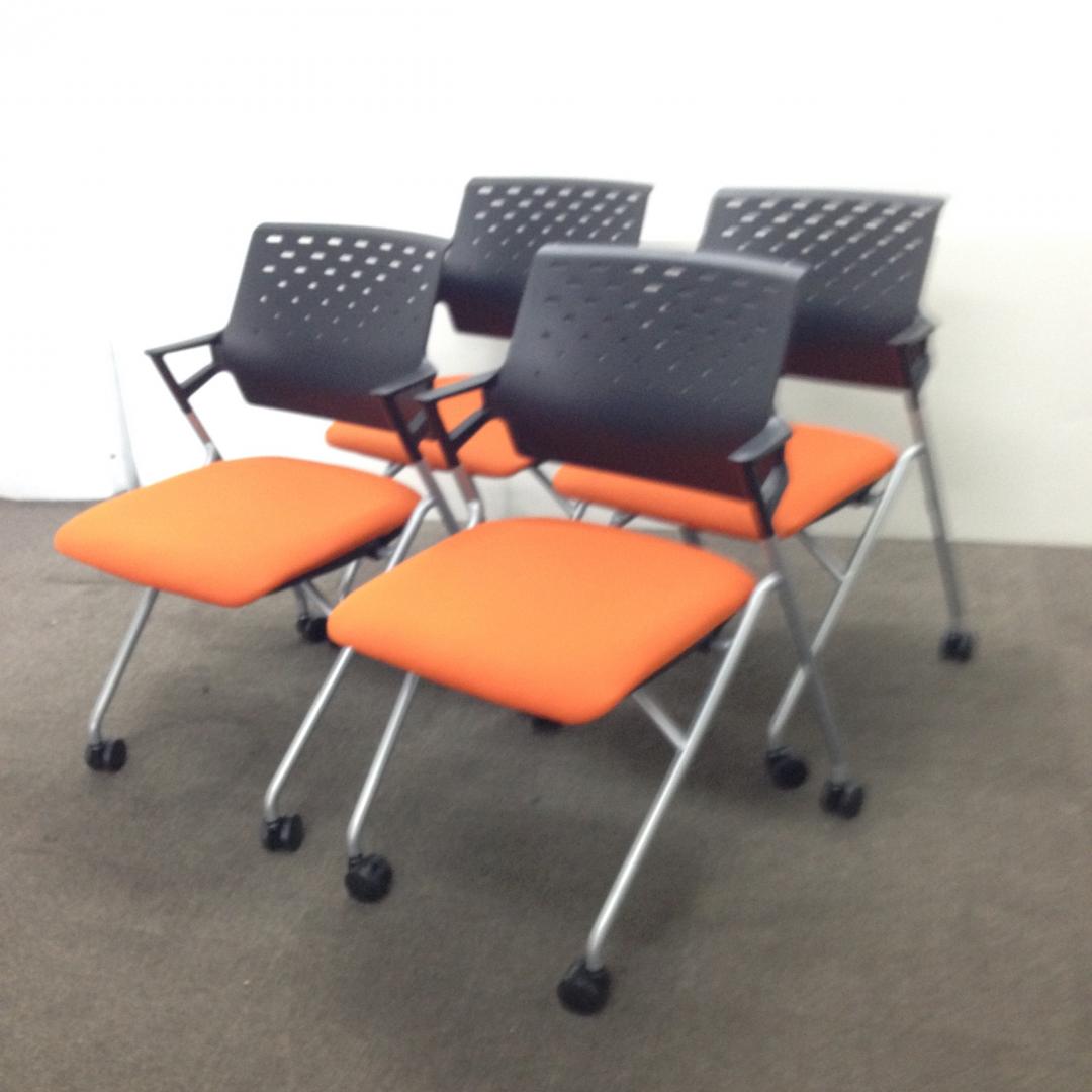 【4脚セット商品】才色兼備あふれた質の高い椅子をお試し下さい☆
                        ピエガ
                                    中古
            