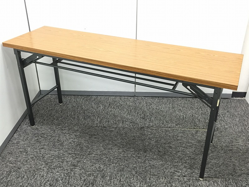 便利で使い勝手がいい折り畳みテーブルがロットで入荷！！
                        
                                    中古
            