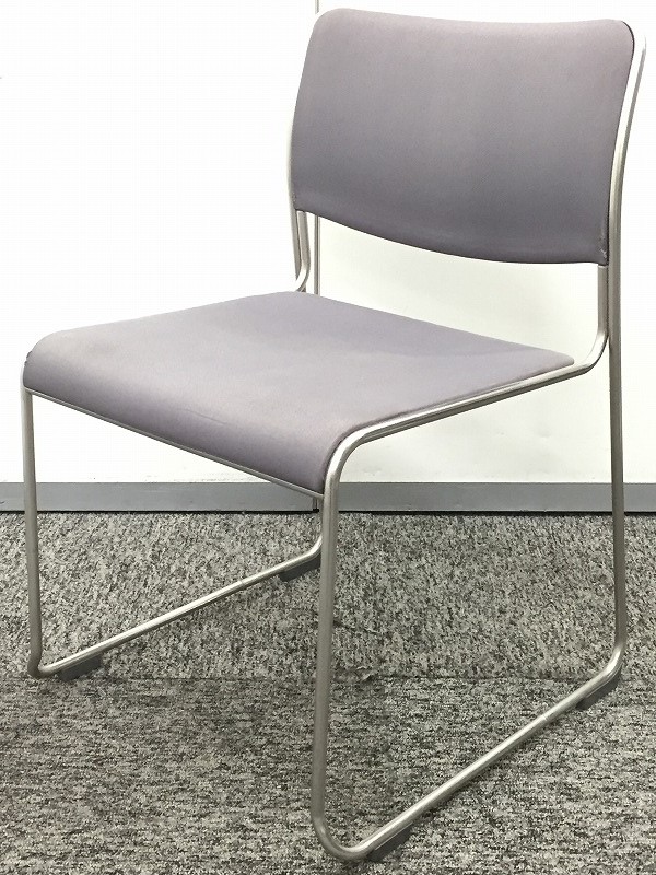 ウチダ製のスタッキングチェアをお安い特別価格でご提供！
                        
                                    中古
            