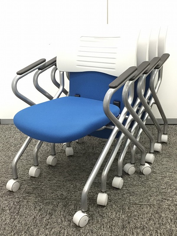 【状態良好】ネスティングチェアが４脚入荷致しました！

                        
                                    中古
            