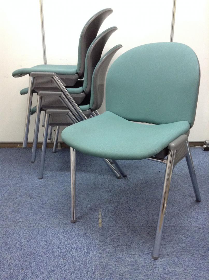 【4脚セット】通常購入￥14,000-のところ\12,500-とお買い得品！
                        イクスチェアー
                                    中古
            