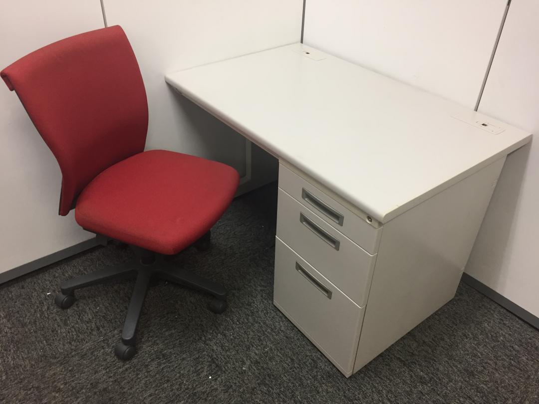 【イナバ 片袖デスク　トレンザ　セット！】片袖デスクとチェアをセットでご紹介! 
                        
                                    中古
            