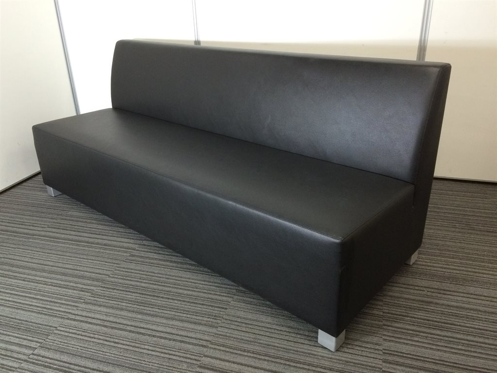 【日本製高級ソファ】落ち着いたデザインで座り心地は◎！　来客用にも最適なオカムラ製作所製ロビーチェア　
                        その他シリーズ
                                    中古
            