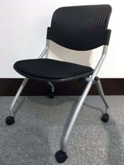 【新品商品】【ニシキ工業製　ネスティングチェア】人気のブラックカラー！
                        -
                                    新品
            