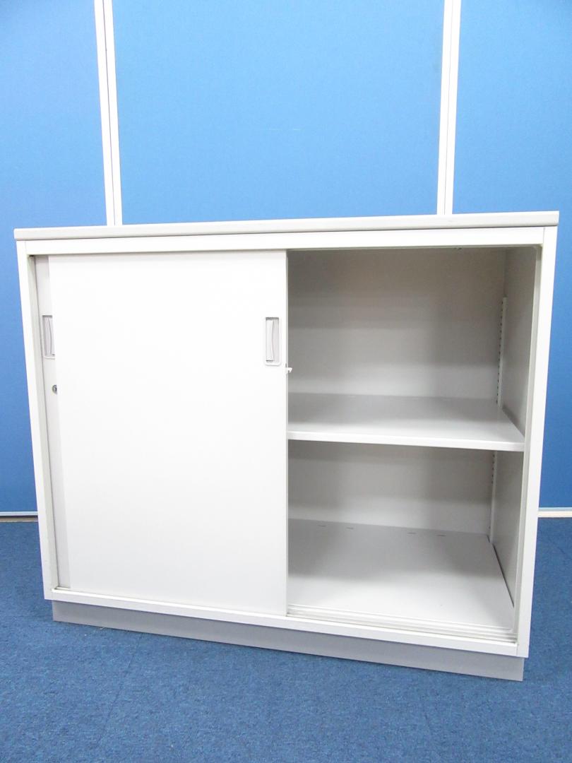 [小さくて便利!!]イトーキ(ITOKI) 引違い書庫 シンラインシリーズ 天板付き■出窓の下や限られたスペースの設置におすすめです!!扉の取り外しも可能です!![状態良好] 
                        シンライン
                                    中古
            